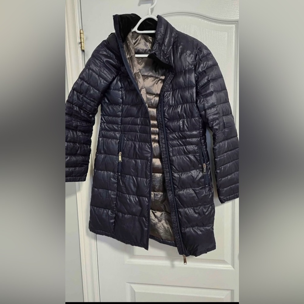 Andrew Marc dark navy/blaxxkQuilted Puffer Coat with hood 90% down, 10% feathers